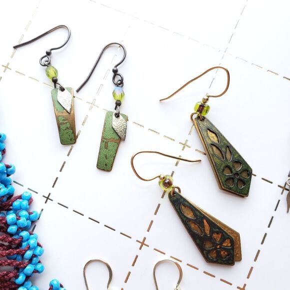 Earring Lot, 5 Pairs, Petite Dangly, Beaded, Glass - Picture 4 of 7